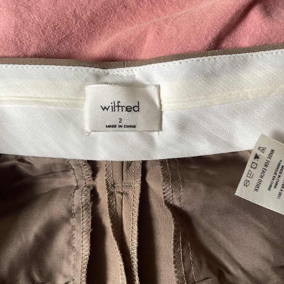 SOLD ARITZIA Effortless Pant in Pine Bark - Picture 4 of 7